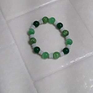 Chic Green Beaded Bracelet